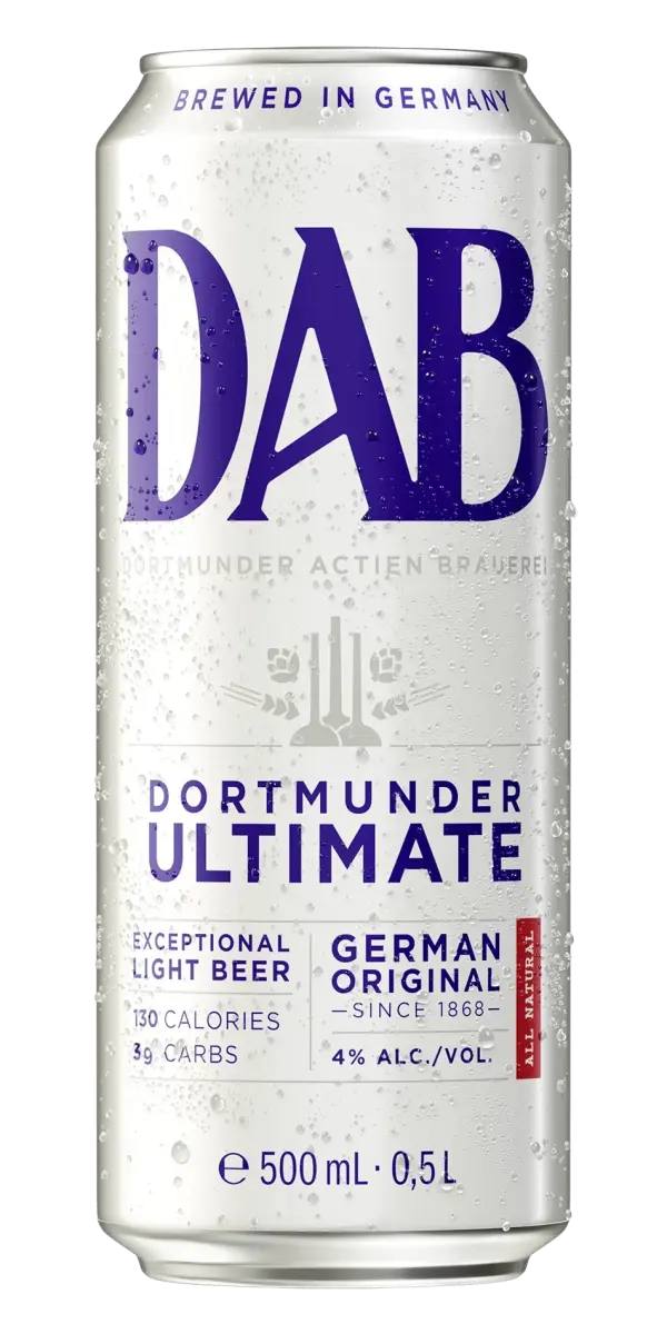Une canette de bière Dortmunder Ultimate de la brasserie DAB, brassée en Allemagne.